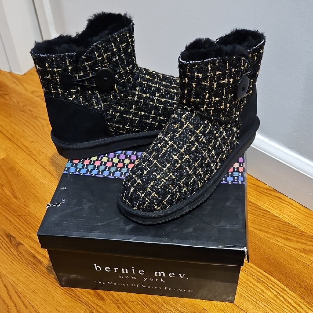 NIB Bernie Mev Sheena Ankle Boots Black Gold Tweed EU 38 Memory Foam